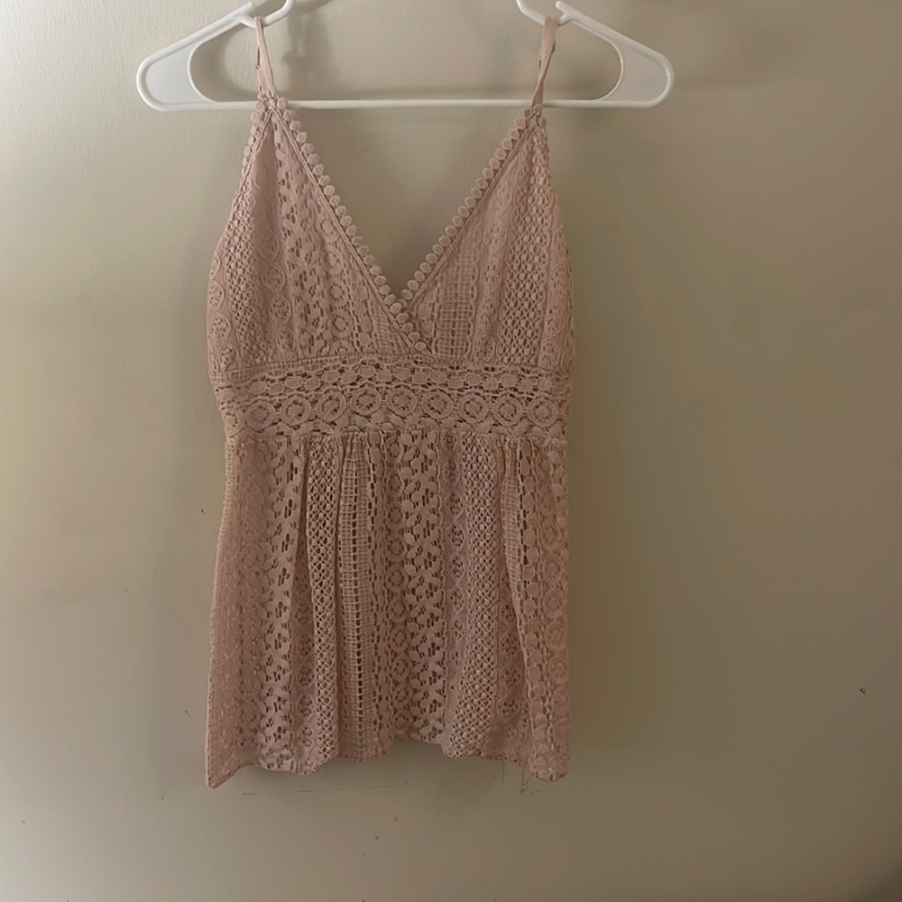 Super cute and super airy pink tank top!